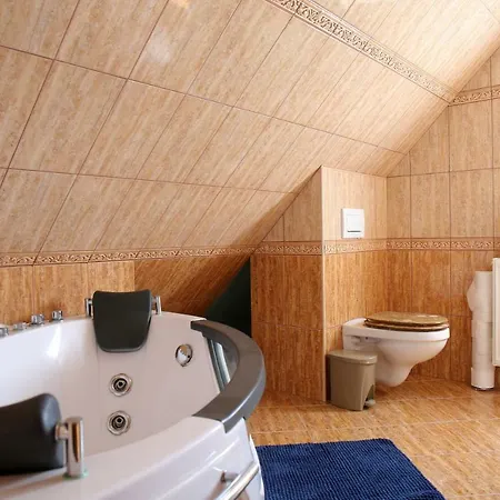 בית נופש Hillside House *