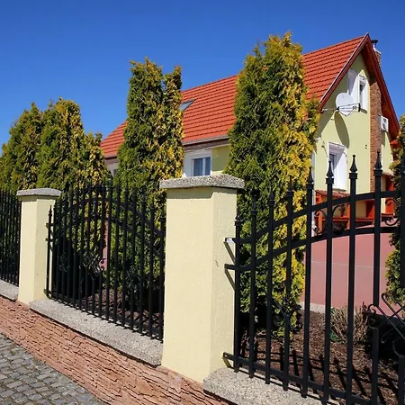 Hillside House בית נופש *