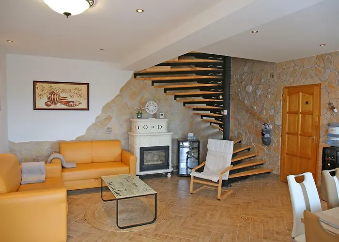 Holiday home Hillside House